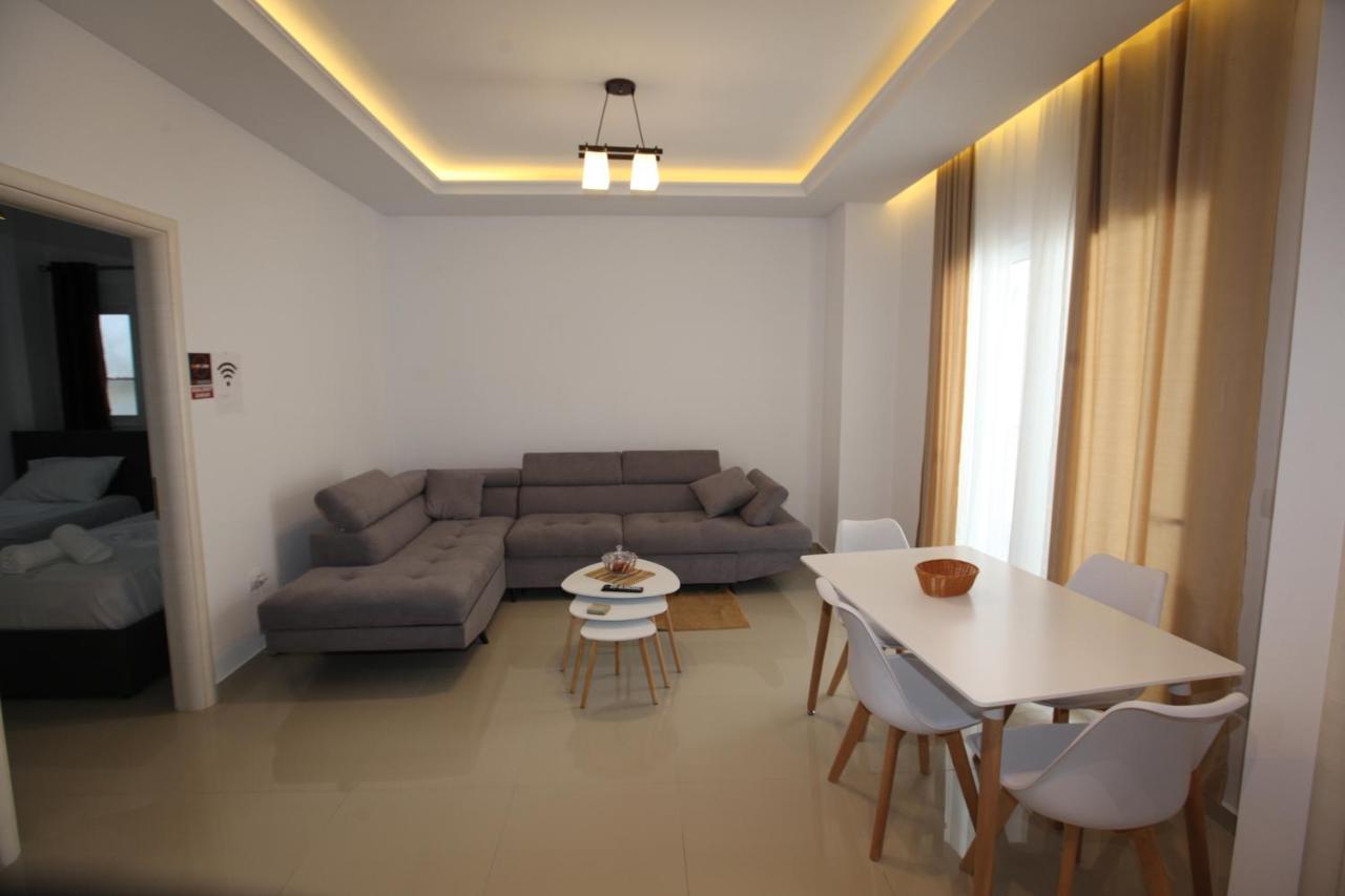 Deda Apartments Sarandë Exteriör bild