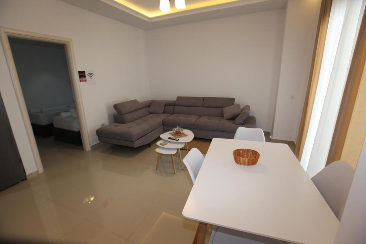 Deda Apartments Sarandë Exteriör bild