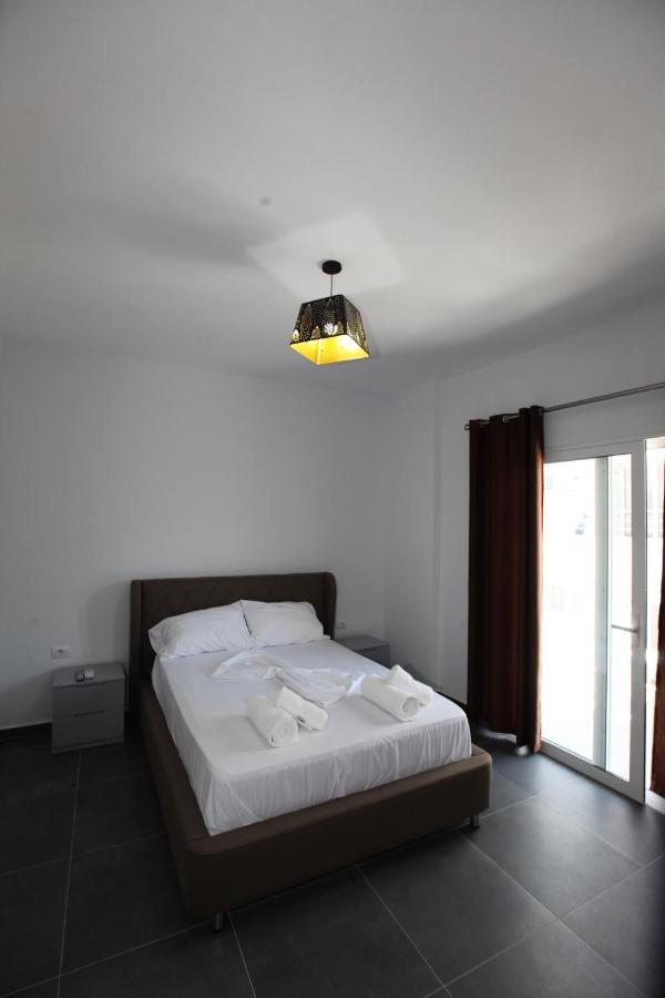 Deda Apartments Sarandë Exteriör bild