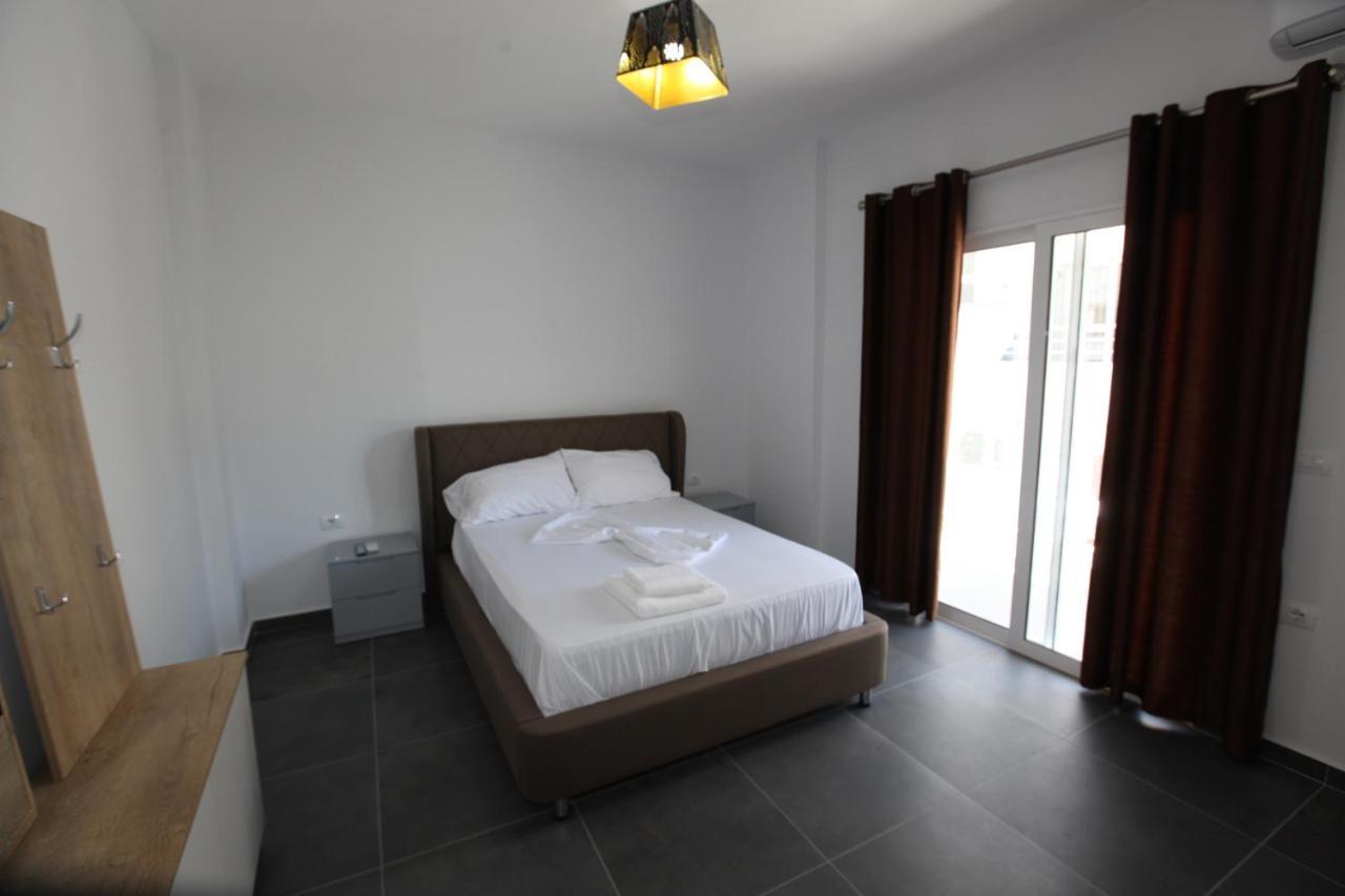 Deda Apartments Sarandë Exteriör bild