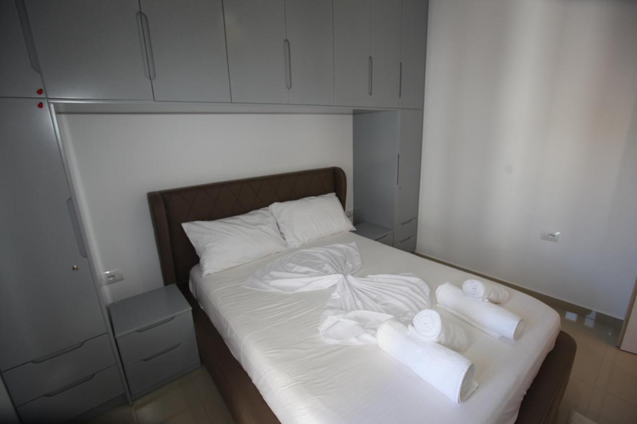 Deda Apartments Sarandë Exteriör bild