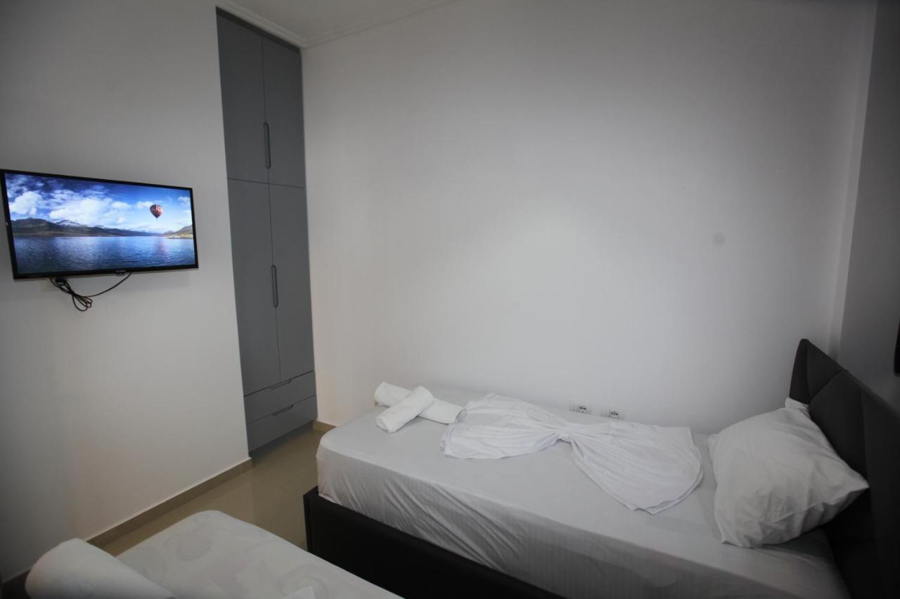 Deda Apartments Sarandë Exteriör bild