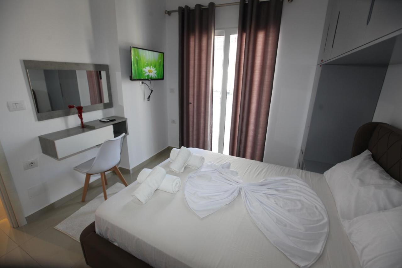 Deda Apartments Sarandë Exteriör bild