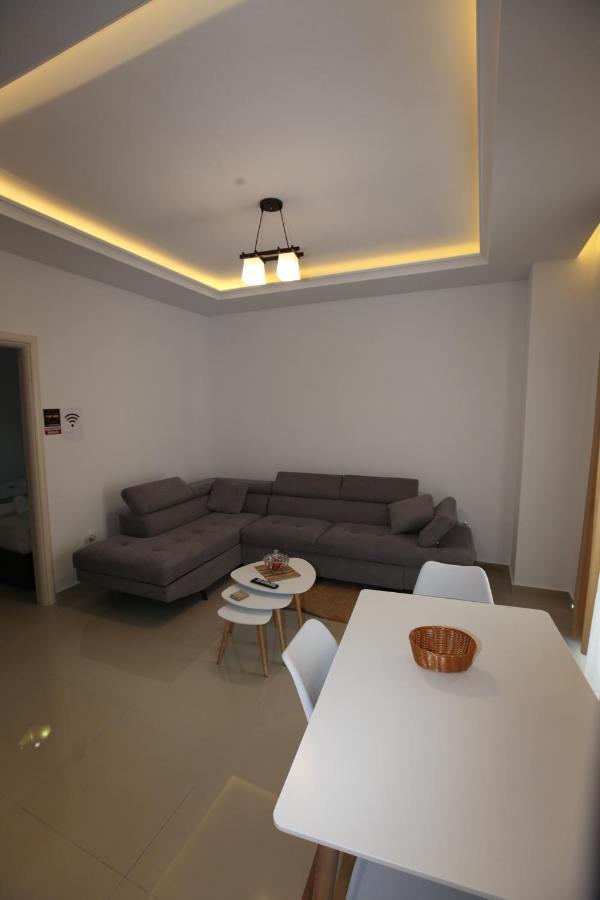 Deda Apartments Sarandë Exteriör bild