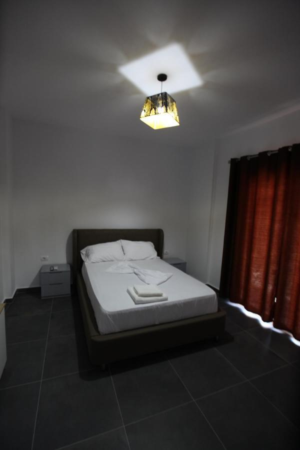 Deda Apartments Sarandë Exteriör bild
