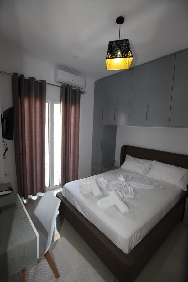 Deda Apartments Sarandë Exteriör bild