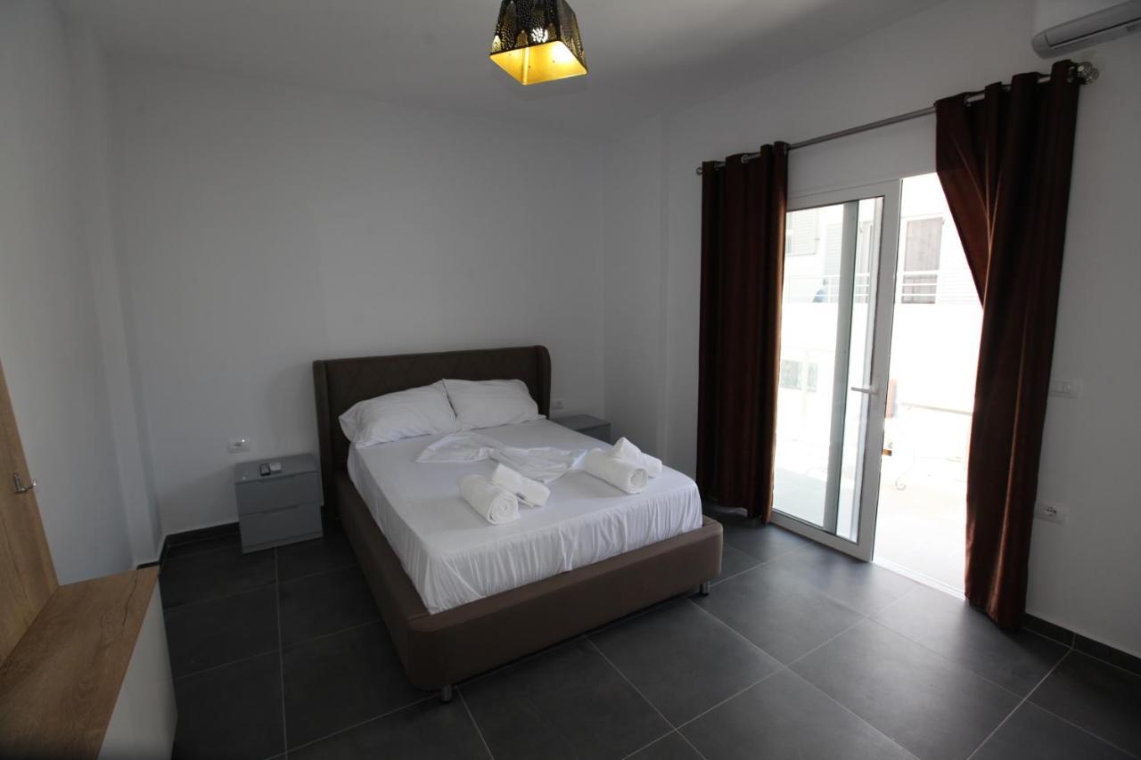 Deda Apartments Sarandë Exteriör bild