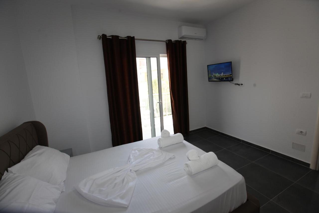 Deda Apartments Sarandë Exteriör bild