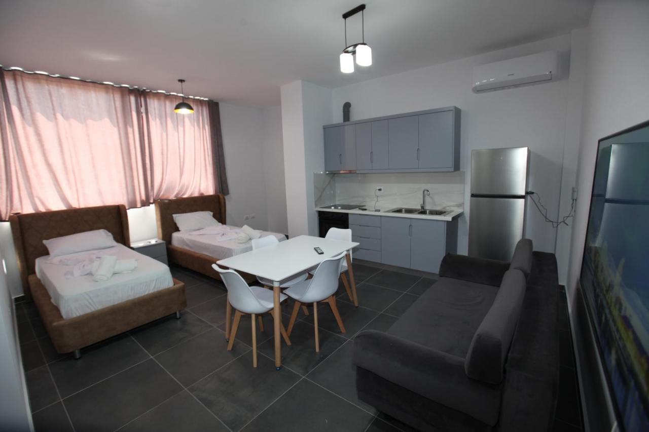 Deda Apartments Sarandë Exteriör bild