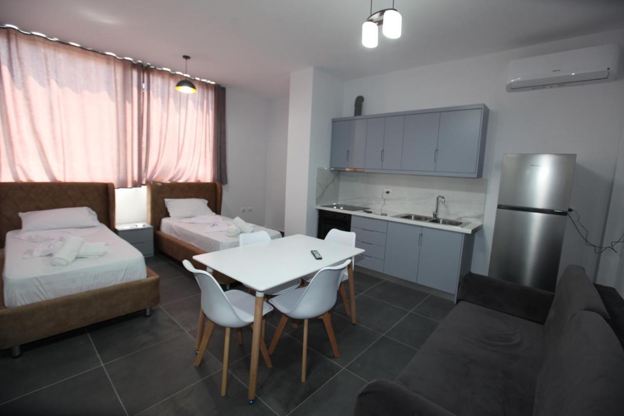 Deda Apartments Sarandë Exteriör bild